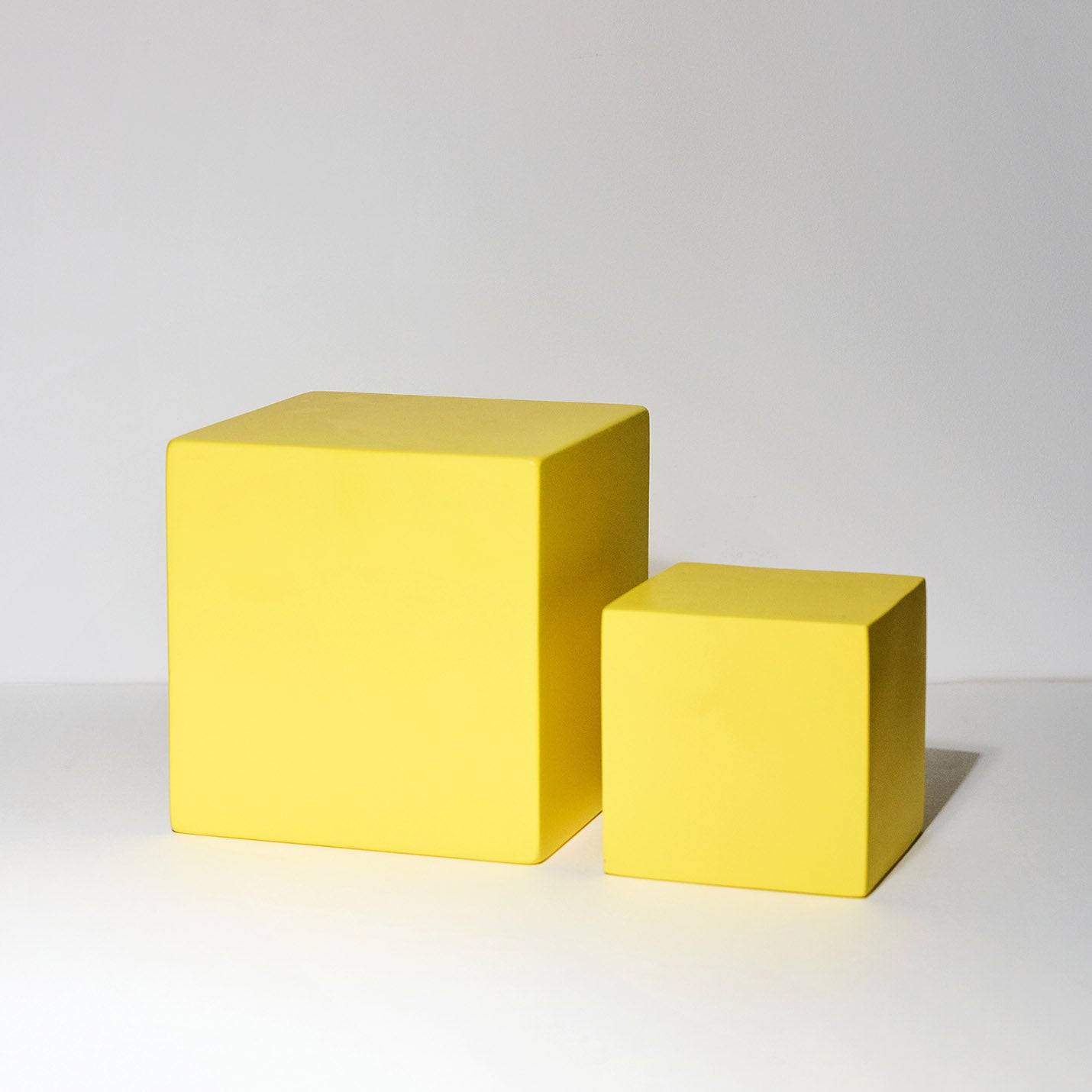 Cube jaune pour photos produits
