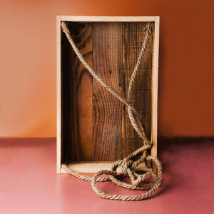 caisse en bois avec corde