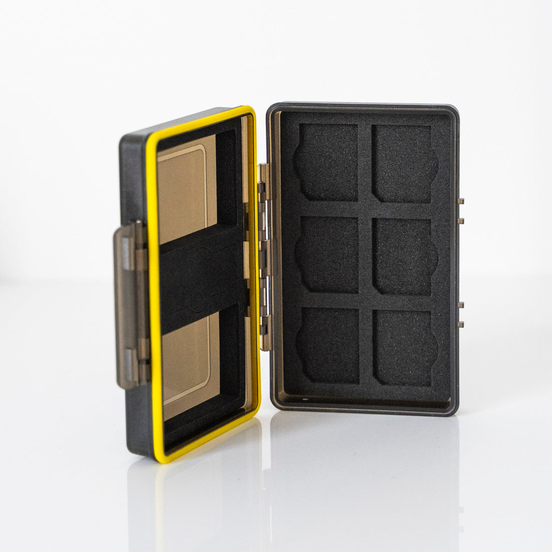 Boite de rangement pour batteries et cartes mémoires