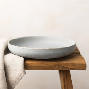 assiette en céramique gris bleu