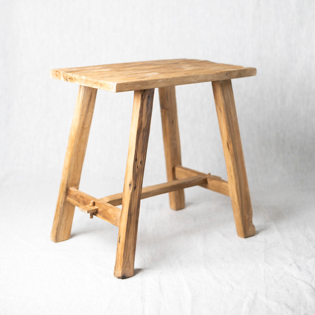 Tabouret bas rectangulaire en teck